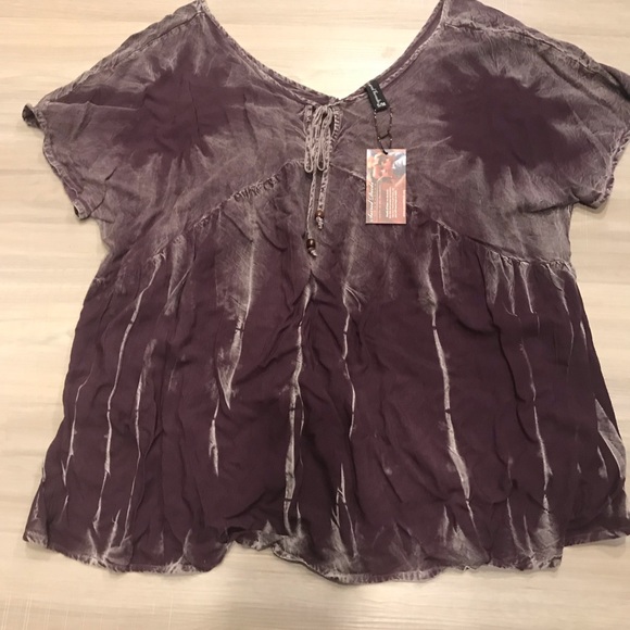 NWT.   Sacred Threads Blouse L/XL.   BL/RD5.    218306 - Picture 2 of 3
